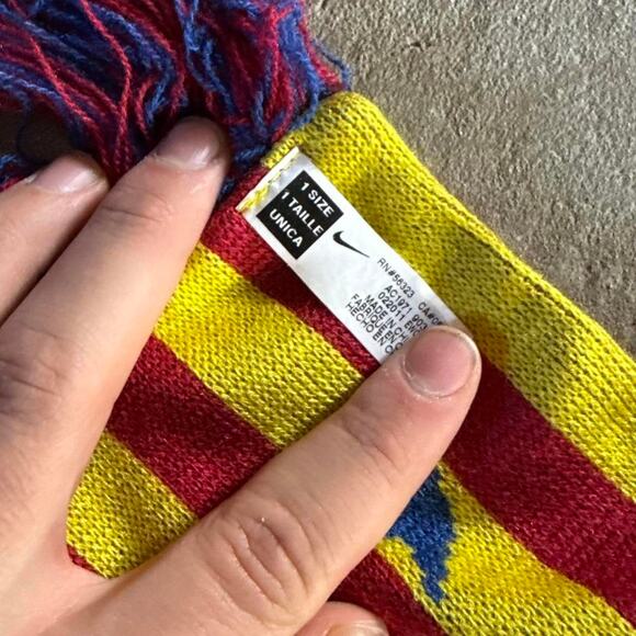 Nike Barcelona FC Scarf - Picture 6 of 6